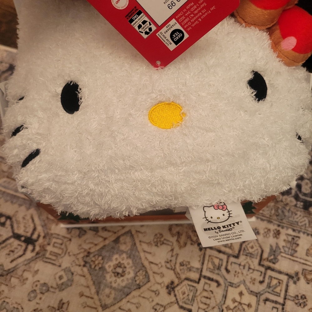 Hello Kitty pillow - Picture 2 of 3